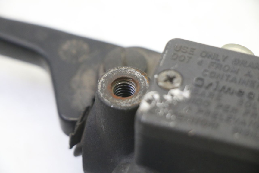 photo de POMPA HAMULCA TYLNEGO PIAGGIO SUPER LX 125 (2000 - 2003) - Zbliżenie techniczne