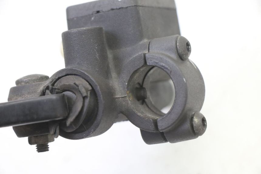 photo de POMPA HAMULCA TYLNEGO PIAGGIO SUPER LX 125 (2000 - 2003) - Punkty mocowania