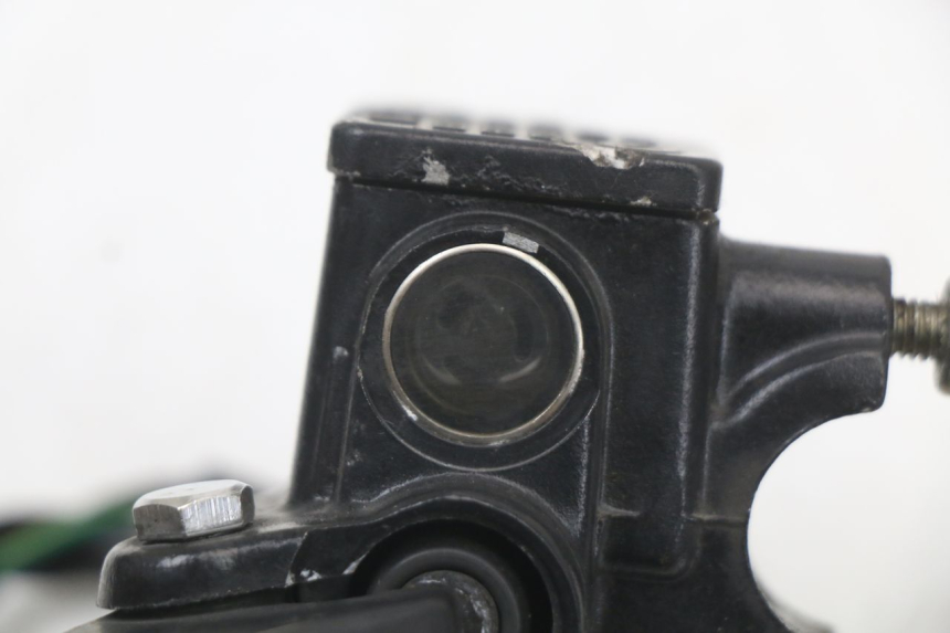 photo de POMPA HAMULCA TYLNEGO PEUGEOT TWEET 125 (2018 - 2021) - Punkty mocowania