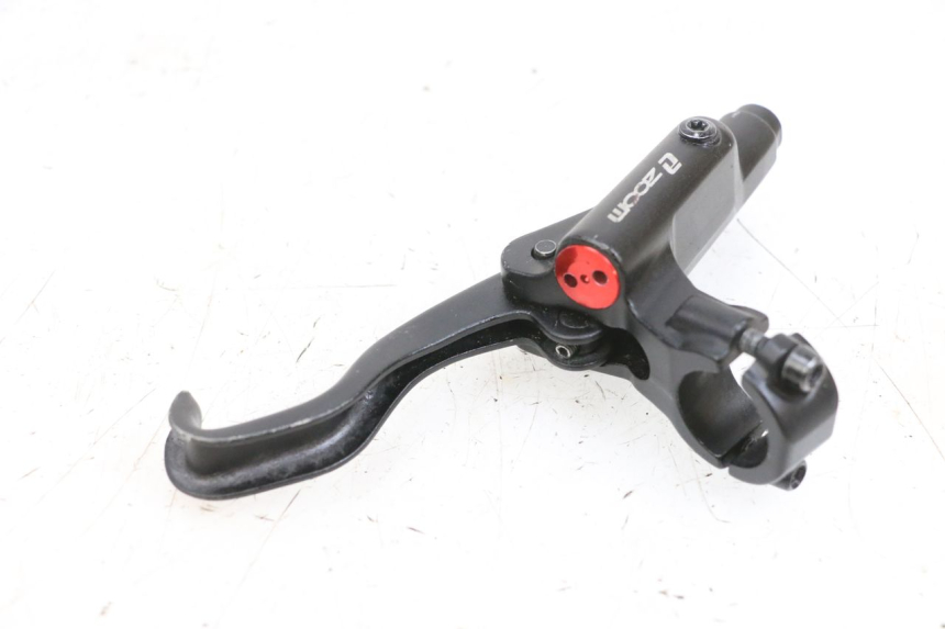 photo de POMPA HAMULCA TYLNEGO DUALTRON VICTOR LIMITED 1 - Punkty mocowania