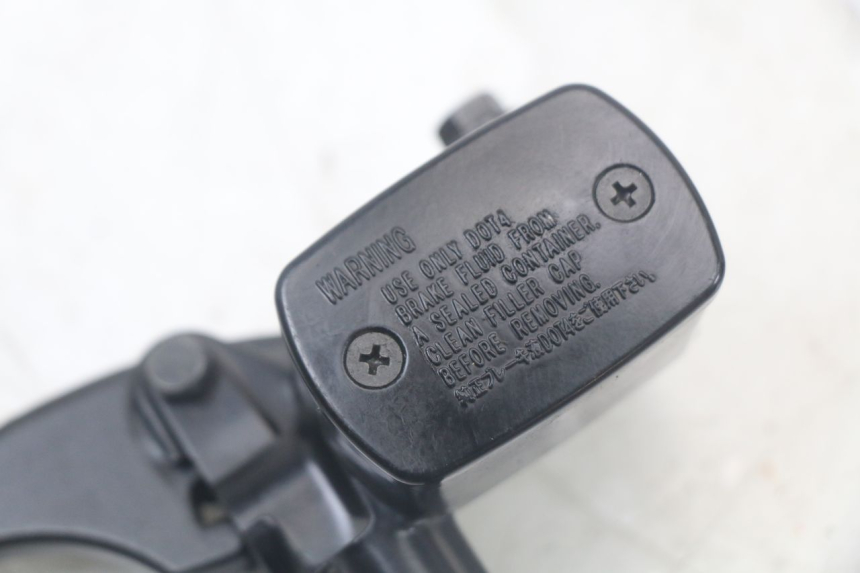 photo de POMPA HAMULCA TYLNEGO YAMAHA XMAX X-MAX ABS 125 (2017 - 2020) - Zoom stanu zużycia