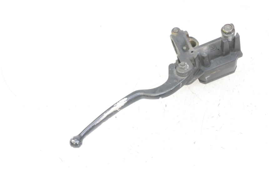 photo de POMPA HAMULCA TYLNEGO YAMAHA XMAX X-MAX 125 (2006 - 2009) - Zbliżenie techniczne