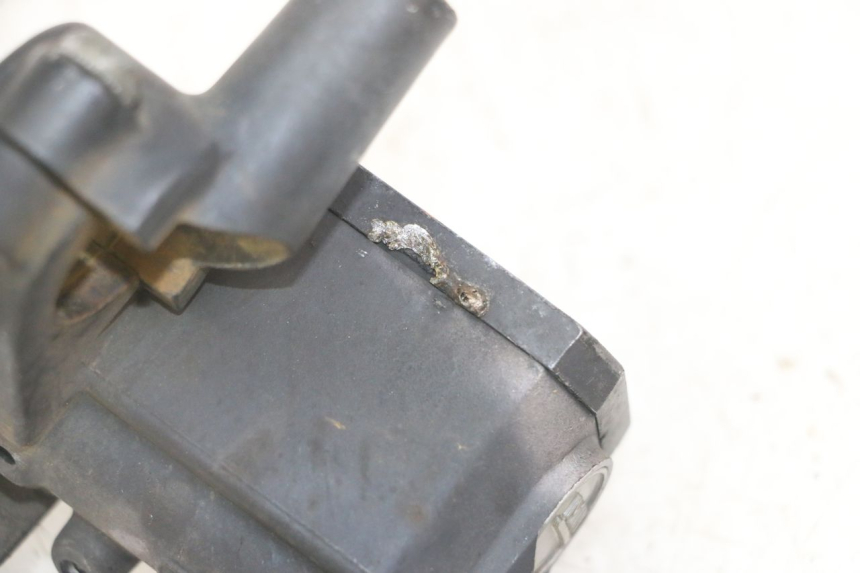 photo de POMPA HAMULCA TYLNEGO YAMAHA XMAX X-MAX 125 (2006 - 2009) - Punkty mocowania