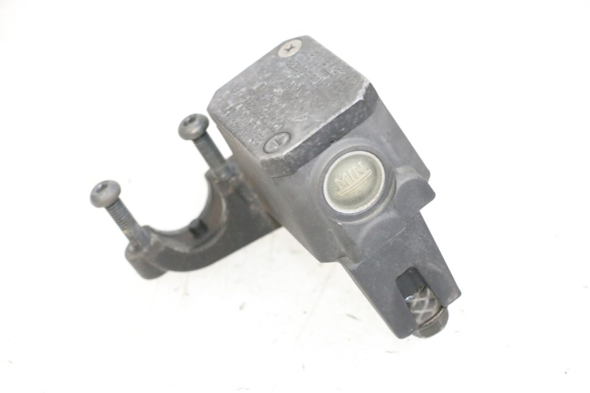 photo de POMPA HAMULCA TYLNEGO YAMAHA X-MAX XMAX 125 (2010 - 2013) - Zbliżenie techniczne