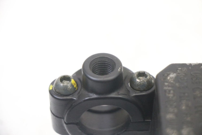 photo de POMPA HAMULCA TYLNEGO PIAGGIO XEVO - X EVO 125 (2007 - 2017) - Zbliżenie techniczne