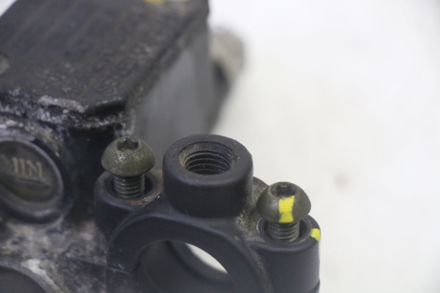 photo de POMPA HAMULCA TYLNEGO PIAGGIO XEVO - X EVO 125 (2007 - 2017) - Inny kąt widzenia