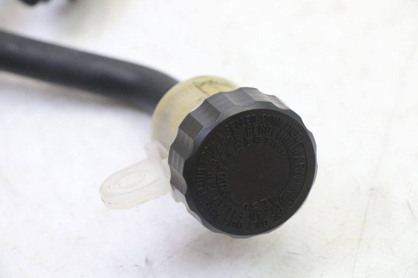 photo de POMPA HAMULCA TYLNEGO YAMAHA XJ6 ABS 600 (2008 - 2016) - Inny kąt widzenia