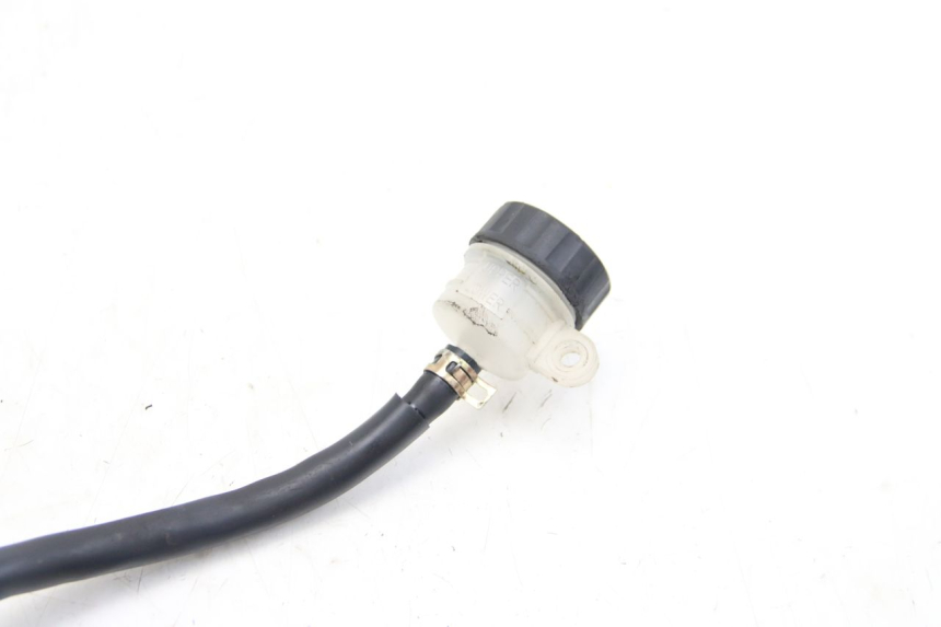 photo de POMPA HAMULCA TYLNEGO PEUGEOT XP6 50 (1997 - 2003) - Zbliżenie techniczne