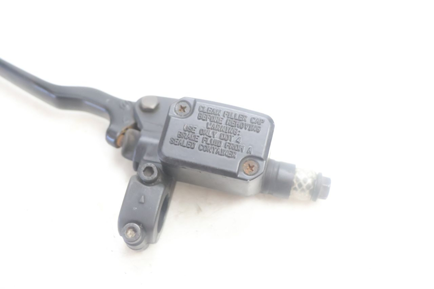 photo de POMPA HAMULCA TYLNEGO YAMAHA YP MAJESTY 125 (2002 - 2006) - Zoom stanu zużycia