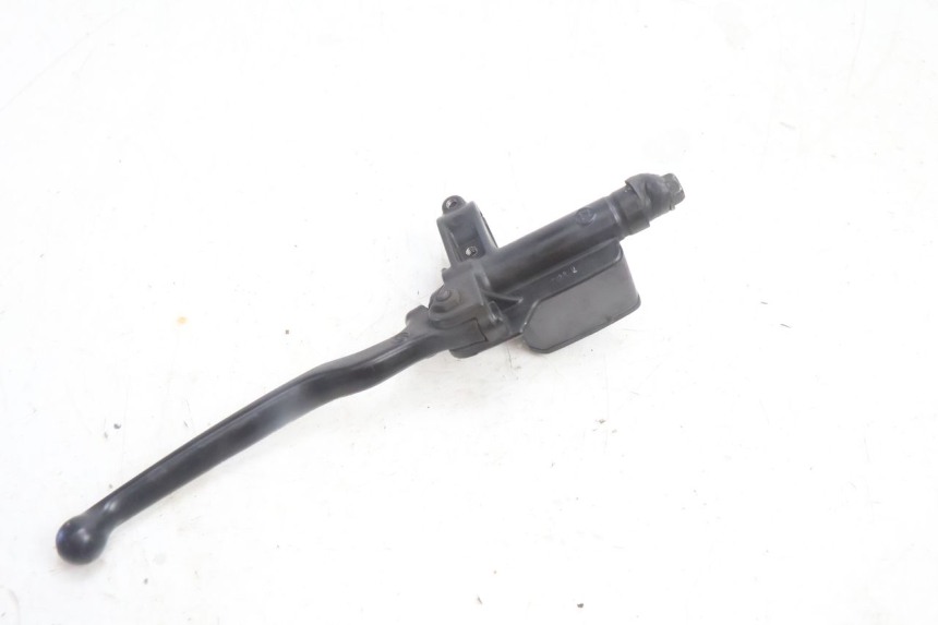 photo de POMPA HAMULCA TYLNEGO YAMAHA YP MAJESTY 125 (2007 - 2010) - Zoom stanu zużycia