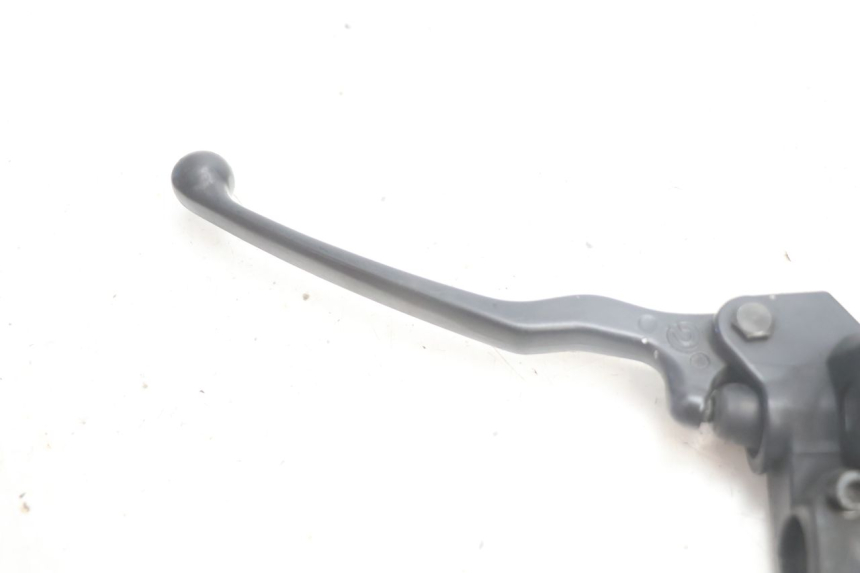 photo de POMPA HAMULCA TYLNEGO YAMAHA YP MAJESTY 125 (2002 - 2006) - Szczegół części