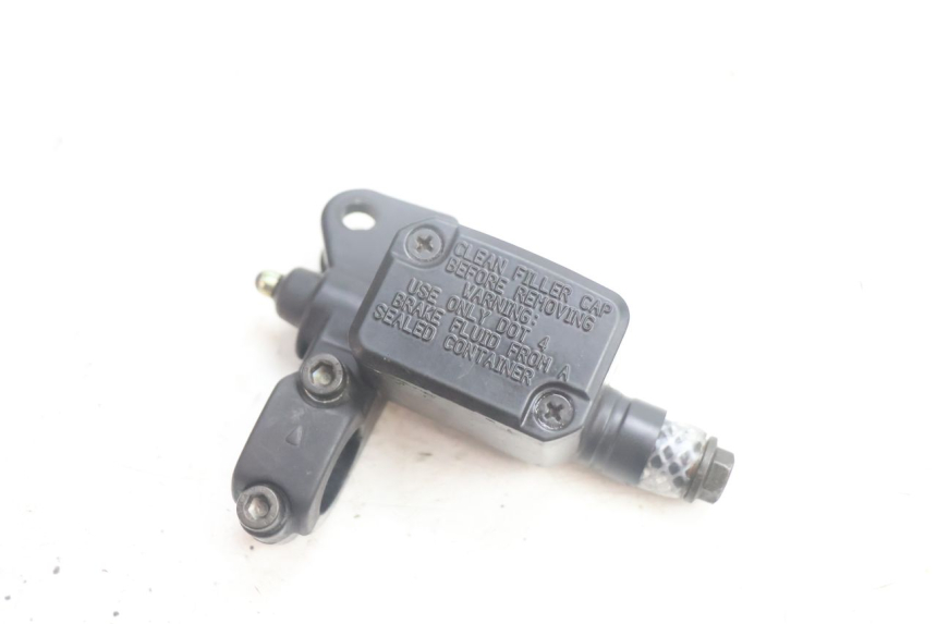 photo de POMPA HAMULCA TYLNEGO YAMAHA YP MAJESTY 125 (2002 - 2006) - Szczegół części