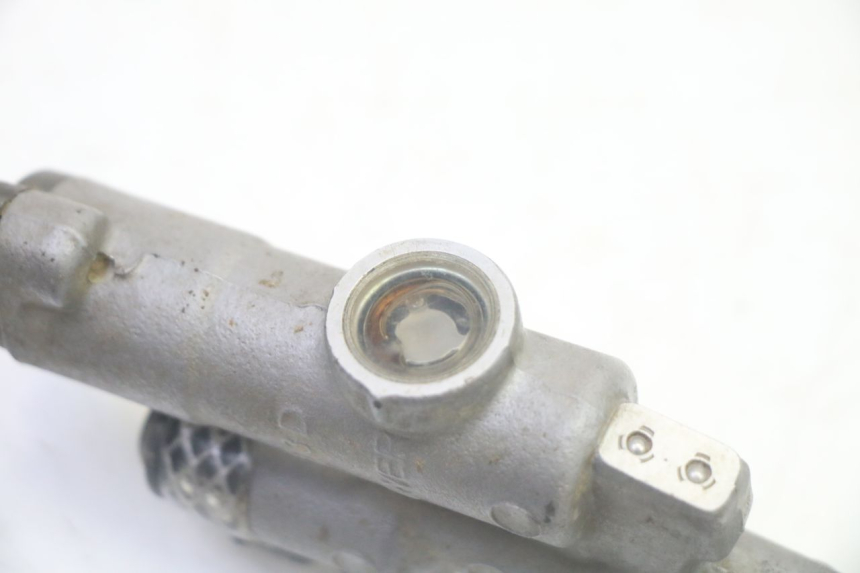 photo de POMPA HAMULCA TYLNEGO YAMAHA YZ-F YZF 250 (2014 - 2018) - Inny kąt widzenia