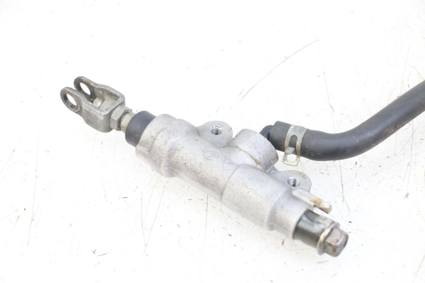 photo de POMPA HAMULCA TYLNEGO YAMAHA YZ 85 (2002 - 2018) - Zbliżenie techniczne