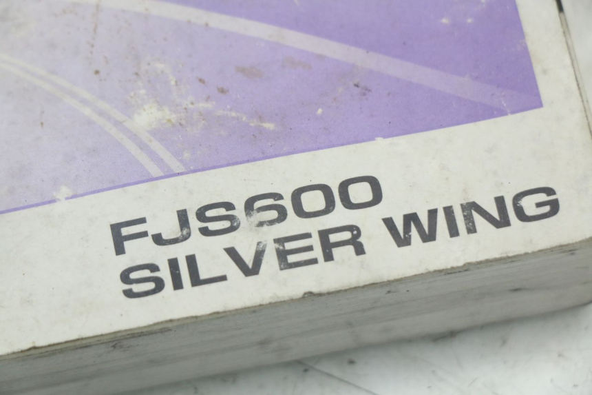 photo de INSTRUKCJA OBSŁUGI HONDA FJS SILVERWING SILVER WING 600 (2001 - 2010) - Zbliżenie techniczne