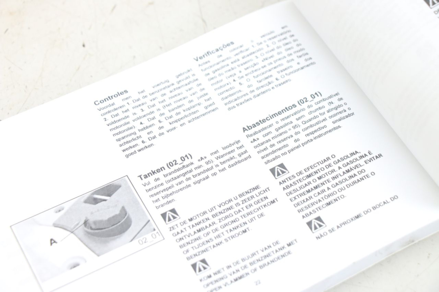 photo de INSTRUKCJA OBSŁUGI PIAGGIO FLY 125 (2005 - 2012) - Widok ogólny