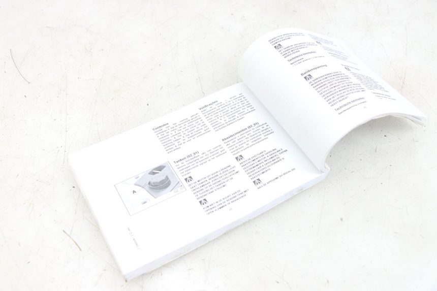 photo de INSTRUKCJA OBSŁUGI PIAGGIO FLY 125 (2005 - 2012) - Punkty mocowania