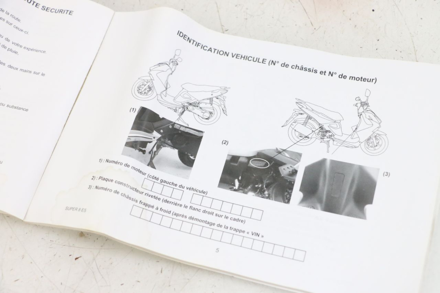 photo de INSTRUKCJA OBSŁUGI KYMCO SUPER 8 4T 50 (2021 - 2024) - Inny kąt widzenia