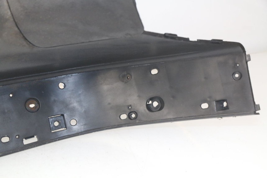 photo de STOPIEŃ PODNÓŻEK JONWAY AZTRAL 125 (2008 - 2017) - Struktura - zbliżenie