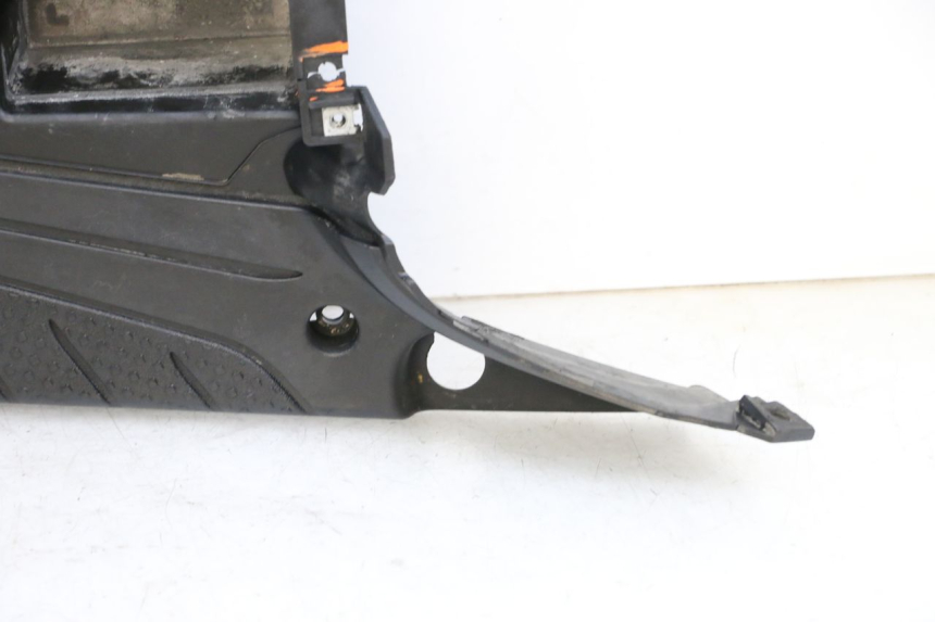 photo de STOPIEŃ PODNÓŻEK MBK BOOSTER SPIRIT 50 (2004 - 2017) - Szczegół części