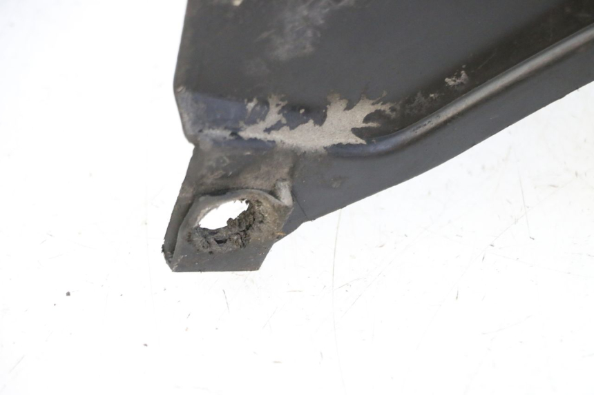 photo de STOPIEŃ PODNÓŻEK MBK BOOSTER SPIRIT 50 (2004 - 2017) - Zbliżenie techniczne