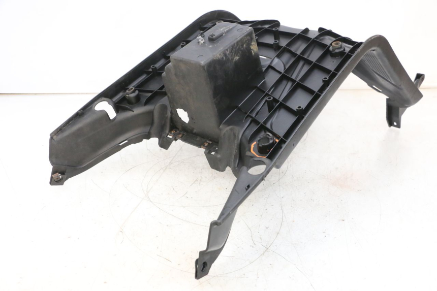 photo de STOPIEŃ PODNÓŻEK MBK BOOSTER SPIRIT NAKED 50 (2004 - 2017) - Stan powierzchni