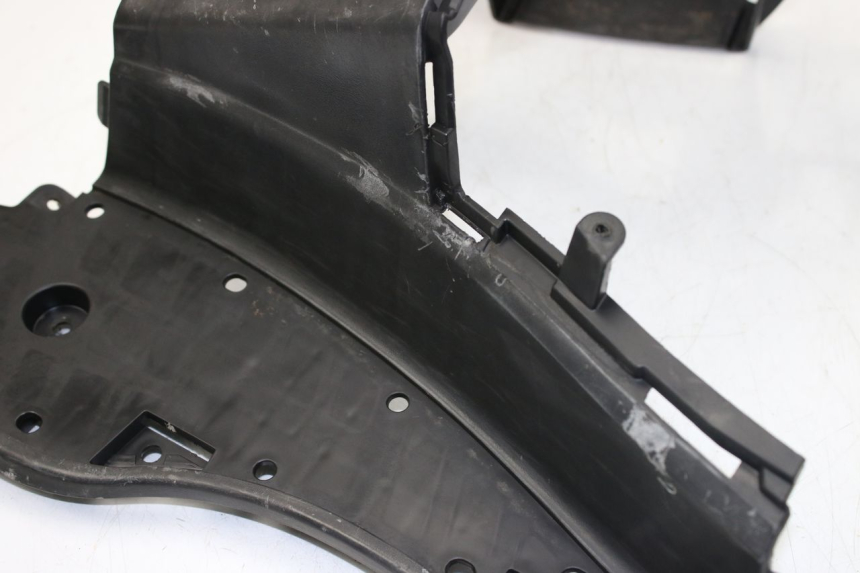 photo de STOPIEŃ PODNÓŻEK SUZUKI BURGMAN 125 (2007 - 2014) - Inny kąt widzenia