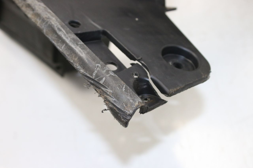 photo de STOPIEŃ PODNÓŻEK SUZUKI BURGMAN 125 (2007 - 2014) - Punkty mocowania