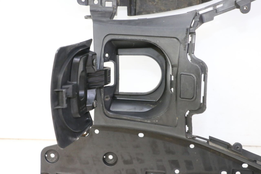 photo de STOPIEŃ PODNÓŻEK SUZUKI BURGMAN 125 (2007 - 2014) - Stan powierzchni