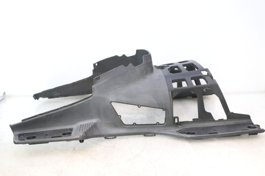 photo de PODNÓŻEK SUZUKI BURGMAN EXECUTIVE ABS 650 (2006 - 2012) - Szczegół części