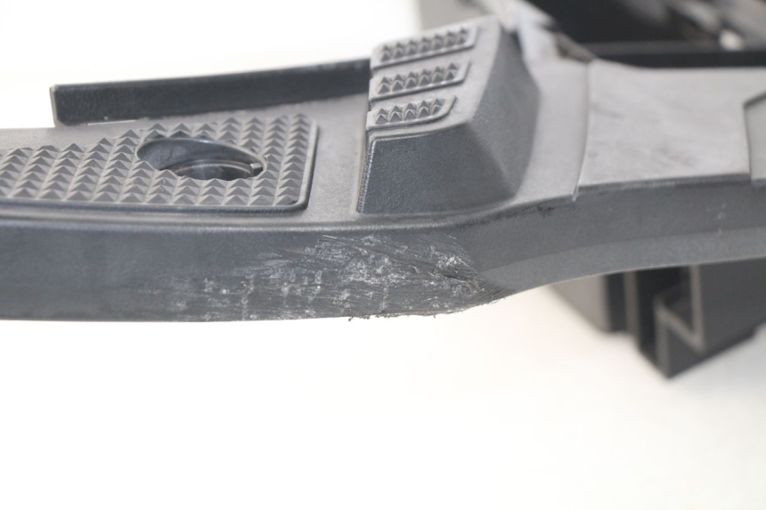 photo de STOPIEŃ PODNÓŻEK YAMAHA BW'S BWS 125 (2010 - 2013) - Zoom stanu zużycia