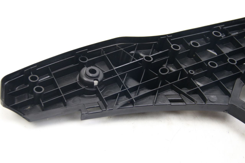 photo de STOPIEŃ PODNÓŻEK YAMAHA BW'S BWS 125 (2010 - 2013) - Widok z bliska