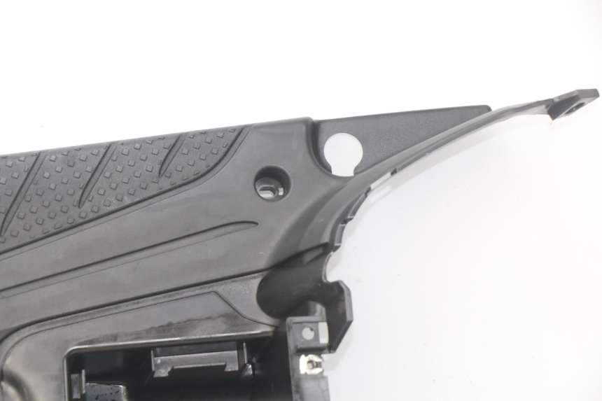 photo de STOPIEŃ PODNÓŻEK YAMAHA BW'S EASY 50 (2013 - 2016) - Zbliżenie komponentów