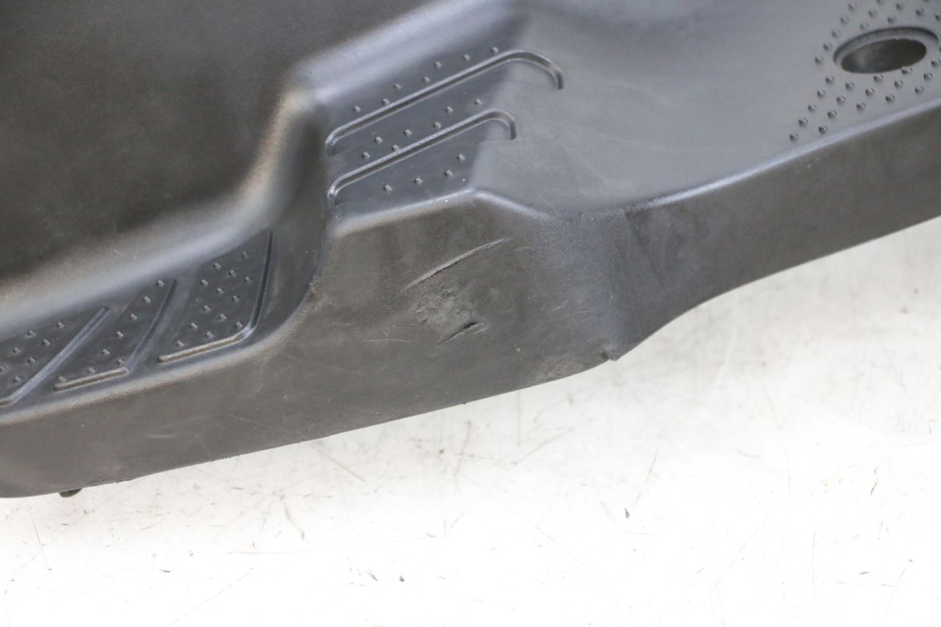 photo de STOPIEŃ PODNÓŻEK SYM CROX 4T 50 (2016 - 2023) - Stan powierzchni