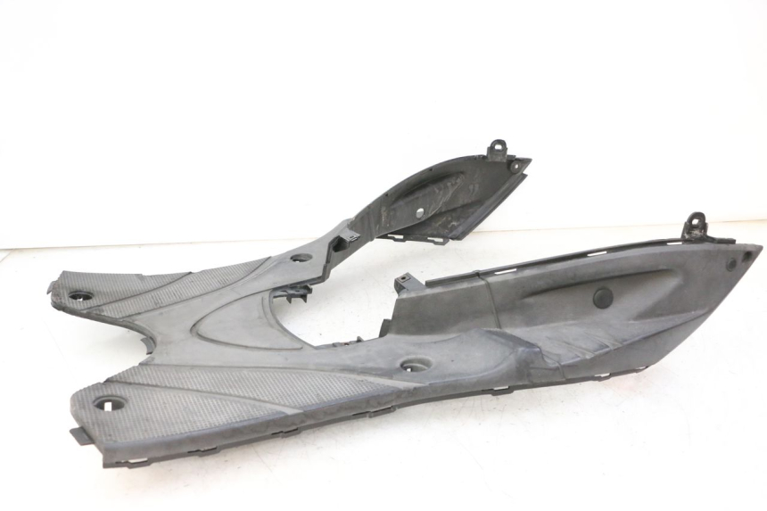 photo de STOPIEŃ PODNÓŻEK YAMAHA CYGNUS X INJECTION 125 (2007 - 2013) - Szczegóły charakterystyczne