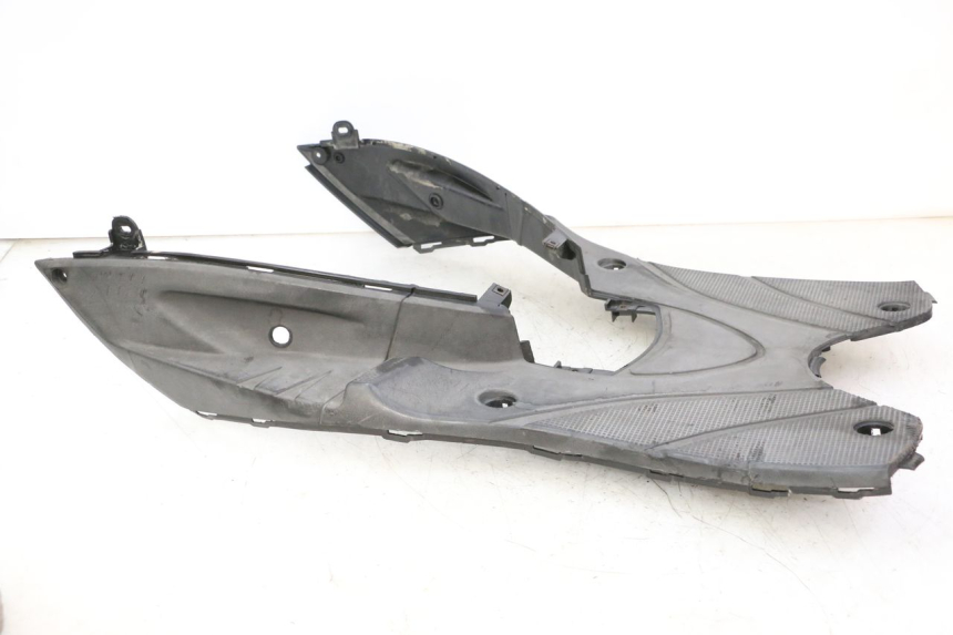 photo de STOPIEŃ PODNÓŻEK YAMAHA CYGNUS X INJECTION 125 (2007 - 2013) - Punkty mocowania