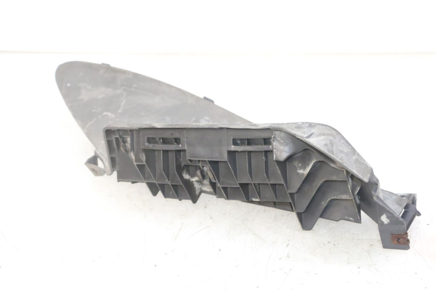 photo de PODNÓŻEK PRAWY SUZUKI BURGMAN 125 (2007 - 2014) - Inny kąt widzenia