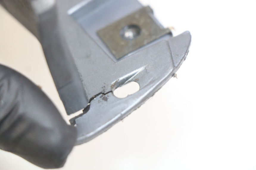 photo de PODNÓŻEK PRAWY BMW C1 125 (2000 - 2003) - Szczegół części