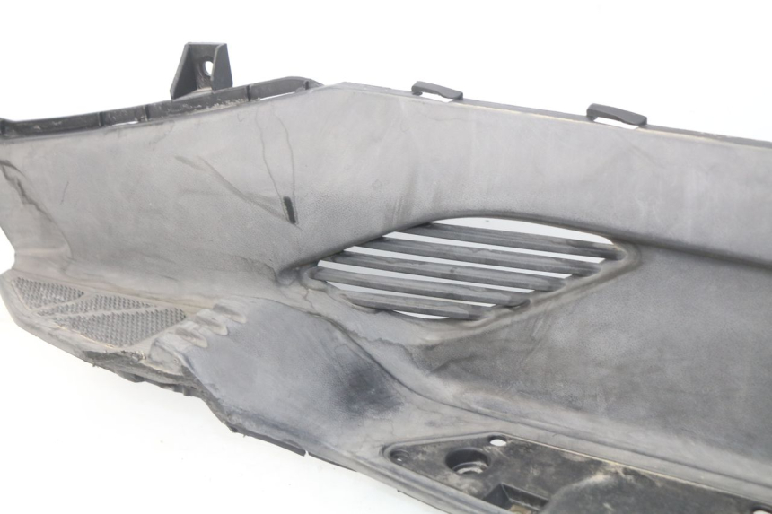 photo de PODNÓŻEK PRAWY KYMCO DINK STREET 125 (2009 - 2014) - Szczegóły charakterystyczne