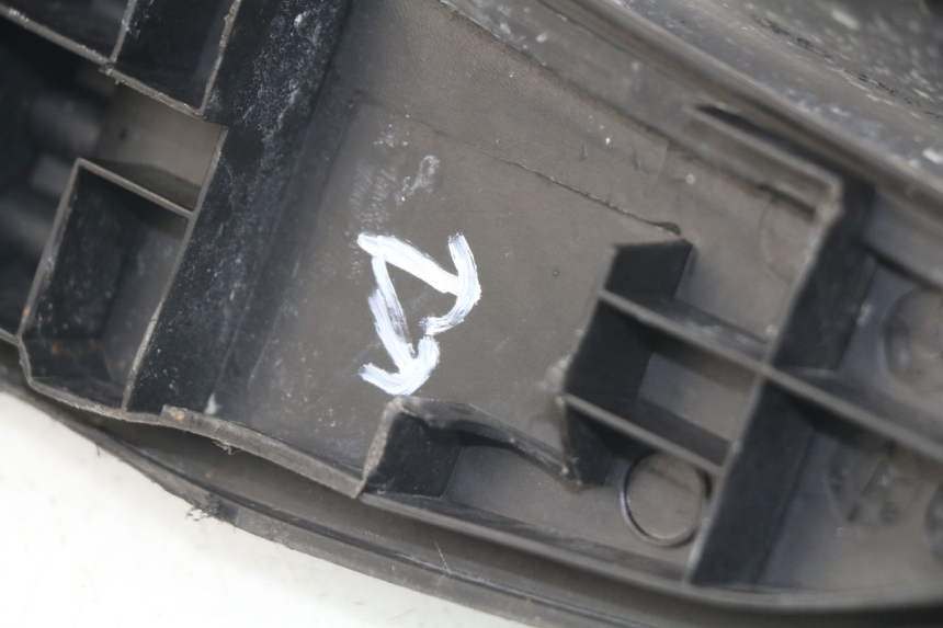 photo de PODNÓŻEK PRAWY KYMCO DINK STREET 125 (2009 - 2014) - Zbliżenie techniczne