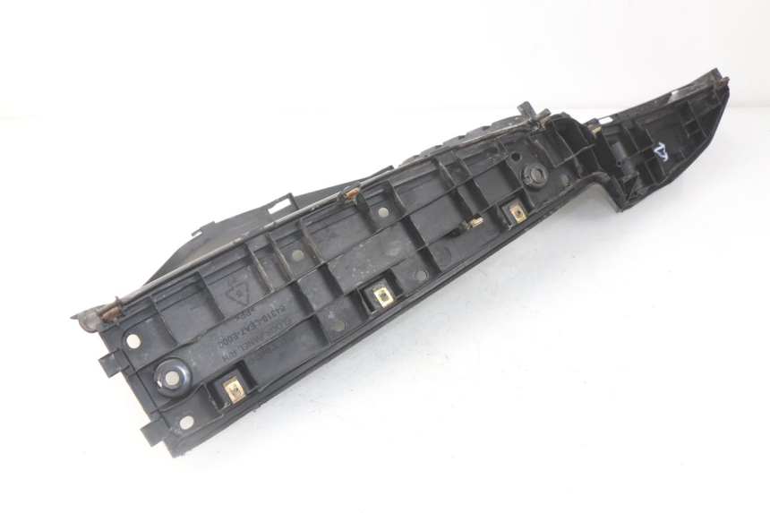 photo de PODNÓŻEK PRAWY KYMCO DINK STREET 125 (2009 - 2014) - Widok ogólny