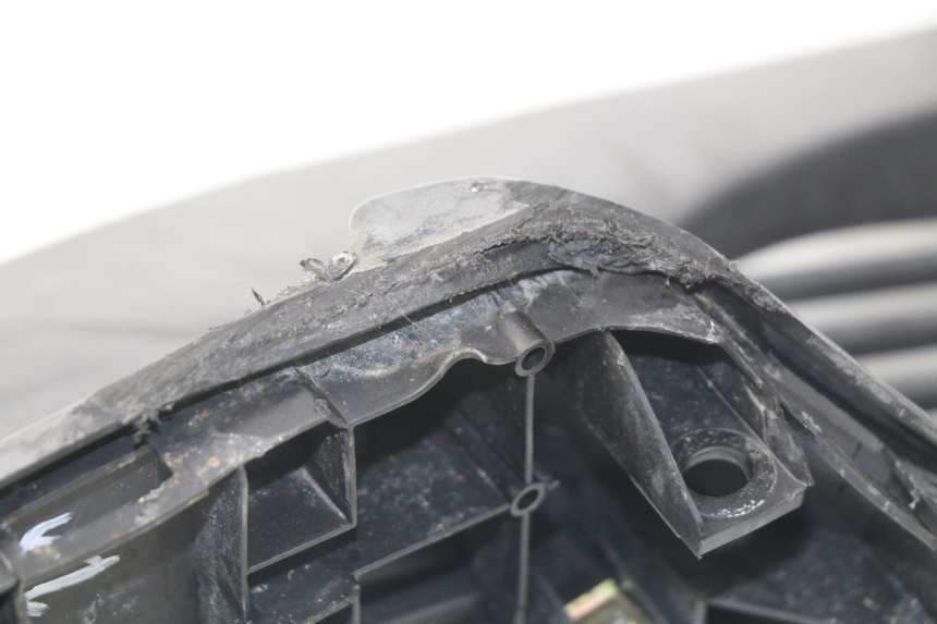 photo de PODNÓŻEK PRAWY KYMCO DINK STREET 125 (2009 - 2014) - Oznaczenia i referencje