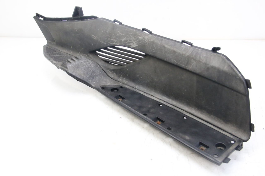 photo de PODNÓŻEK PRAWY KYMCO DINK STREET 125 (2009 - 2014) - Zbliżenie techniczne