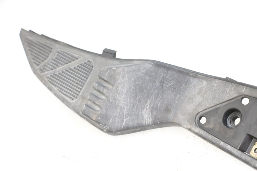 photo de PODNÓŻEK PRAWY KYMCO DINK STREET 125 (2009 - 2014) - Zbliżenie techniczne