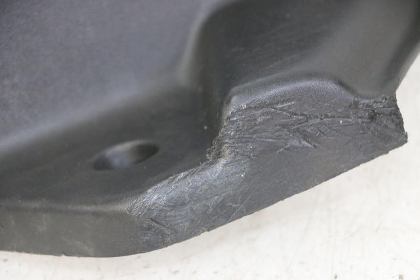 photo de PODNÓŻEK PRAWY PEUGEOT ELYSEO 125 (1999 - 2004) - Punkty mocowania