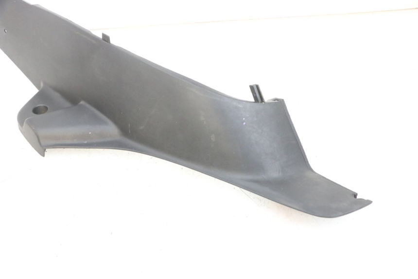 photo de PODNÓŻEK PRAWY PEUGEOT ELYSEO 125 (1999 - 2004) - Punkty mocowania