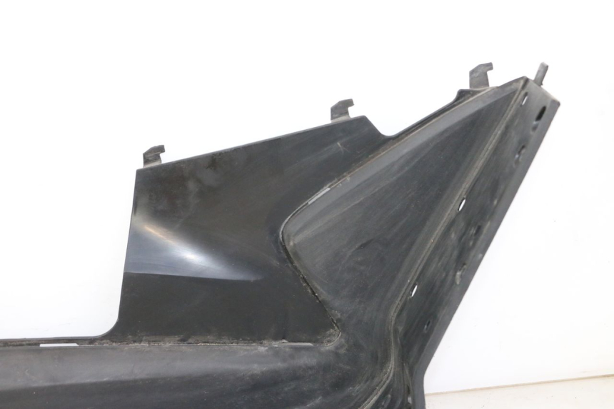 photo de PODNÓŻEK PRAWY HONDA FORZA ABS 300 (2013 - 2017) - Zbliżenie komponentów