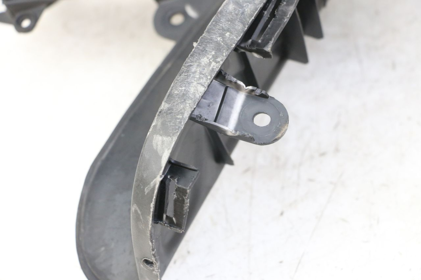 photo de PODNÓŻEK PRAWY KYMCO GRAND DINK 125 (2008 - 2014) - Punkty mocowania