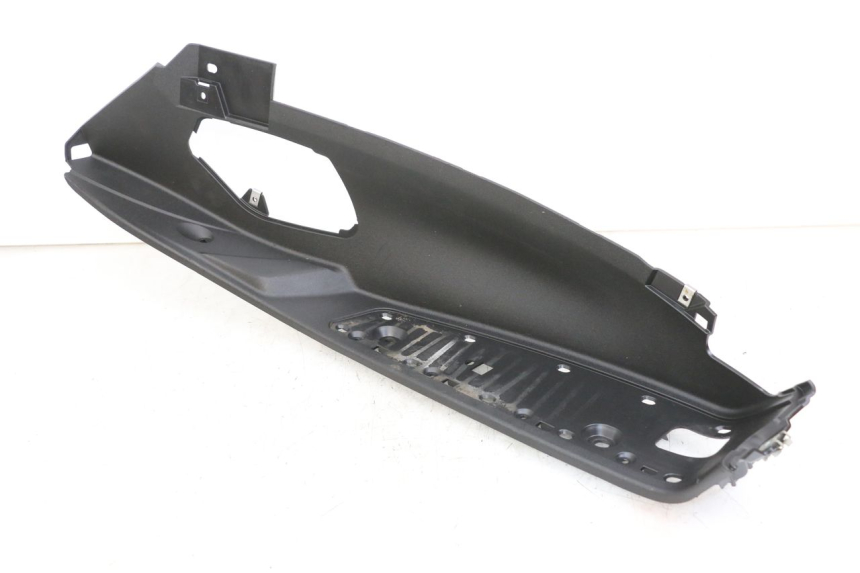 photo de PODNÓŻEK PRAWY PIAGGIO MP3 HPE 350 (2018 - 2020) - Zbliżenie techniczne