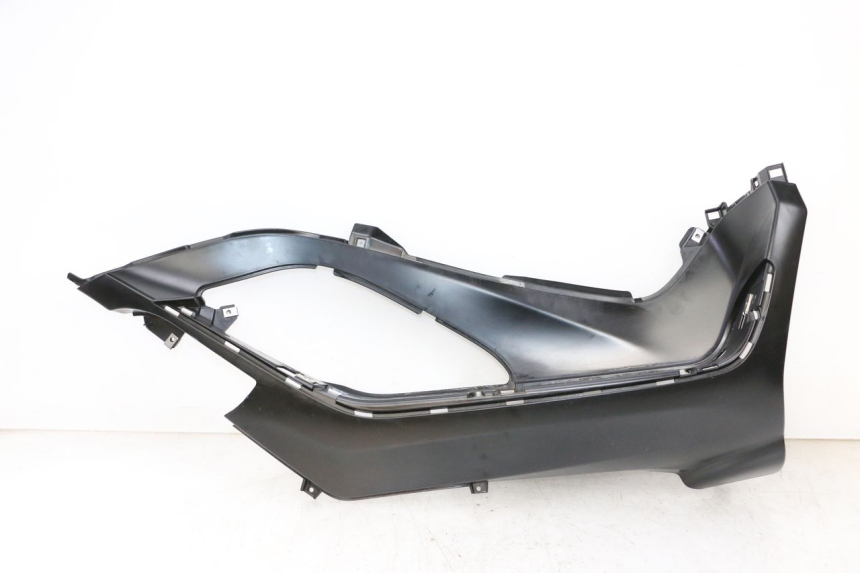 photo de PRAWY PODNÓŻEK PIAGGIO MP3 HPE 300 (2019 - 2026) - Widok główny